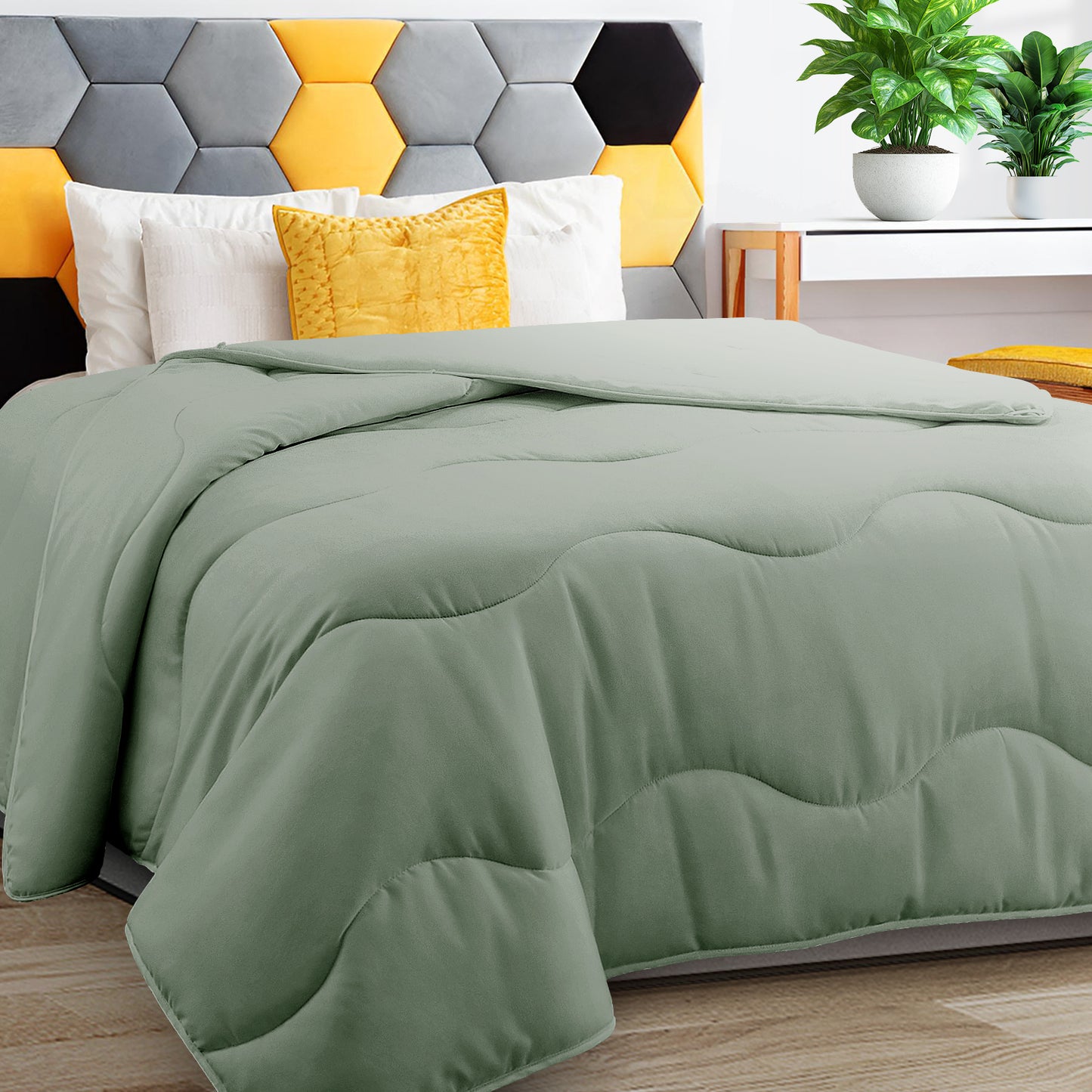 MEELUS Lightweight Comforter Cooling White, All Season Duvet Insert Breathable Queen Size Summer Bedding, Soft Microfiber Cool Down Alternative Quilt with Corner Tabs, 88x88 inch